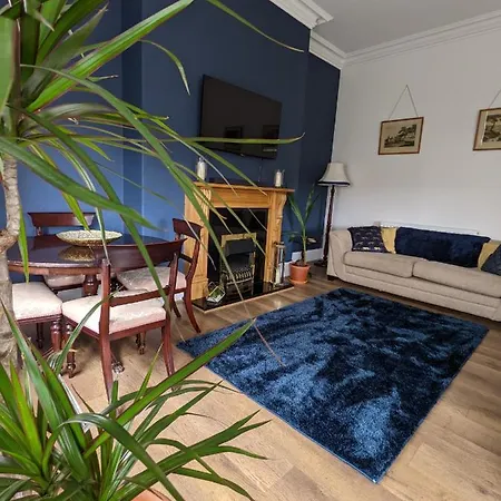 Apartment No. 1 Grosvenor Crescent, First Floor *
